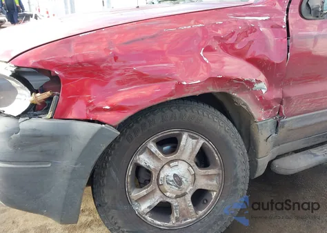 2004 Ford Escape Xlt from USA, damaged, VIN 1FMCU93154KB52307